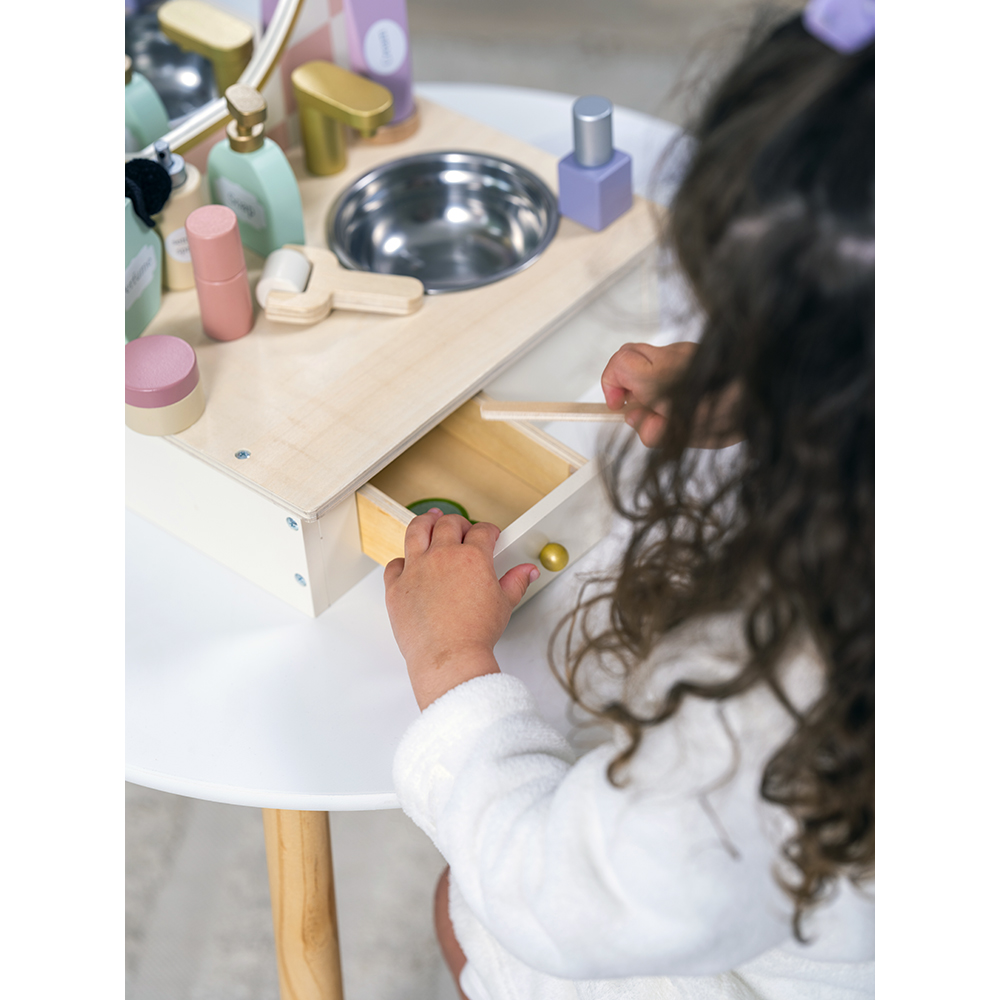 Beauty Stand - Image 6